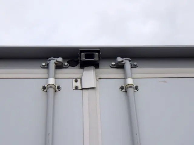 いすゞ エルフ 2RG-NPR88AN(2WD)の写真33