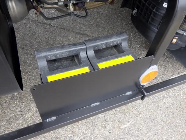 いすゞ エルフ 2RG-NPR88AN(2WD)の写真40