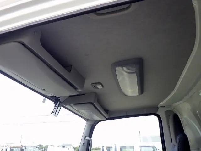 いすゞ エルフ 2RG-NPR88AN(2WD)の写真44