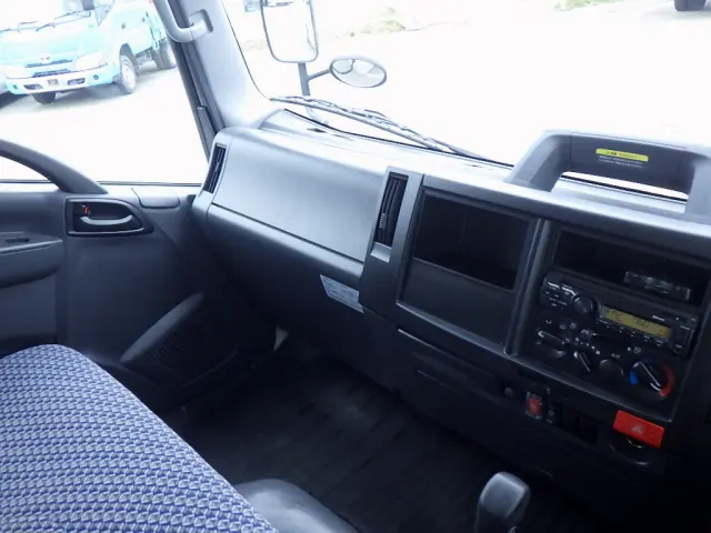 いすゞ エルフ 2RG-NPR88AN(2WD)の写真48