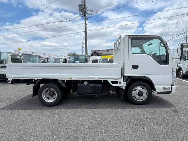 いすゞ エルフ TRG-NJR85A(2WD)の写真4