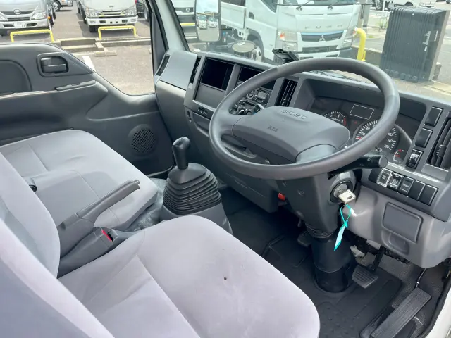 いすゞ エルフ TRG-NJR85A(2WD)の写真13