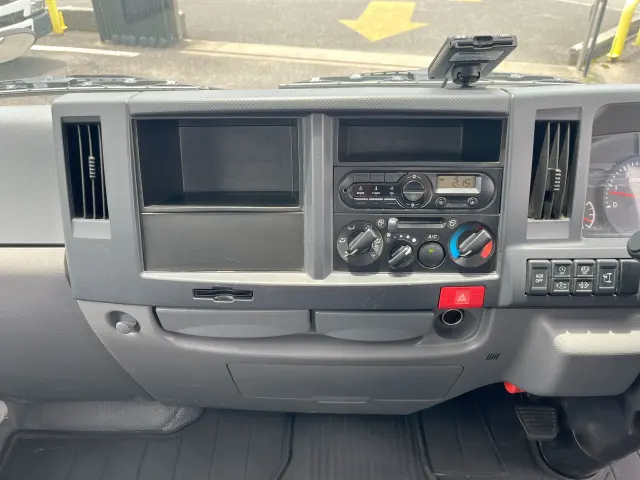いすゞ エルフ TRG-NJR85A(2WD)の写真18