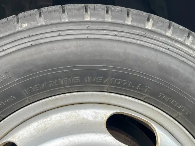 いすゞ エルフ TRG-NJR85A(2WD)の写真40