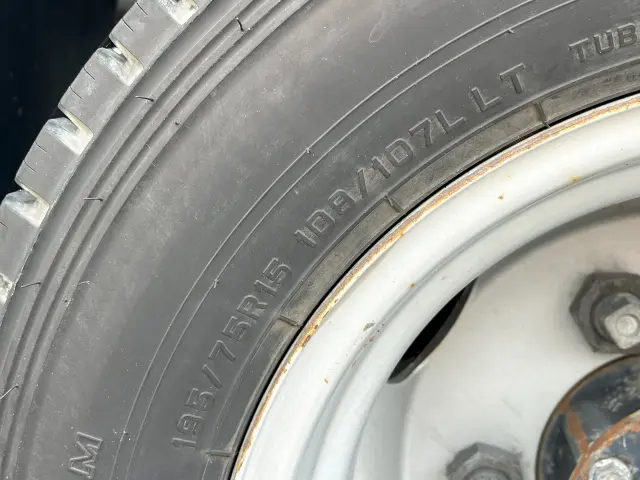 いすゞ エルフ TRG-NJR85A(2WD)の写真42