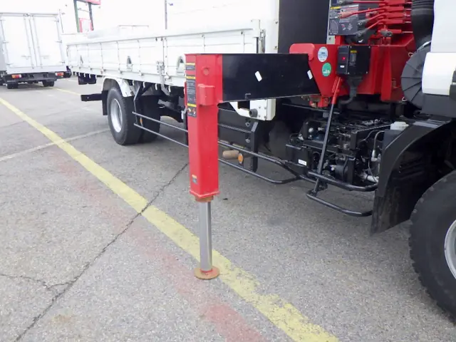 いすゞ フォワード 2PG-FRR90S1(2WD)の写真15