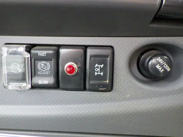 いすゞ フォワード 2PG-FRR90S1(2WD)の写真21