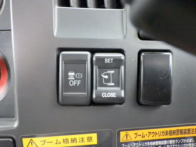 いすゞ フォワード 2PG-FRR90S1(2WD)の写真22