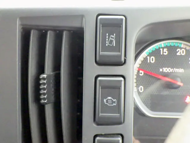 いすゞ フォワード 2PG-FRR90S1(2WD)の写真23