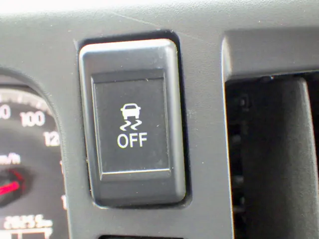 いすゞ フォワード 2PG-FRR90S1(2WD)の写真25