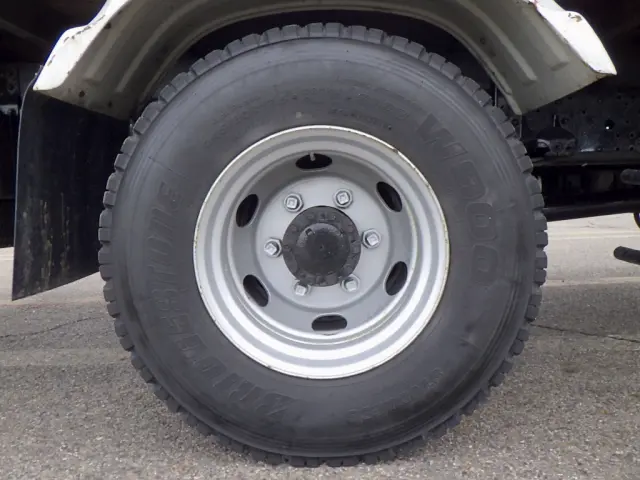 いすゞ フォワード 2PG-FRR90S1(2WD)の写真28