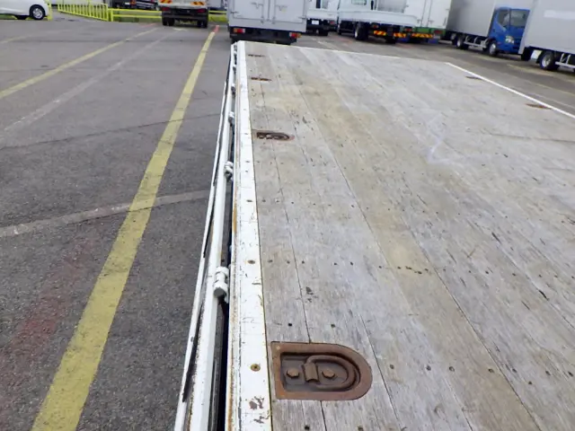 いすゞ フォワード 2PG-FRR90S1(2WD)の写真37