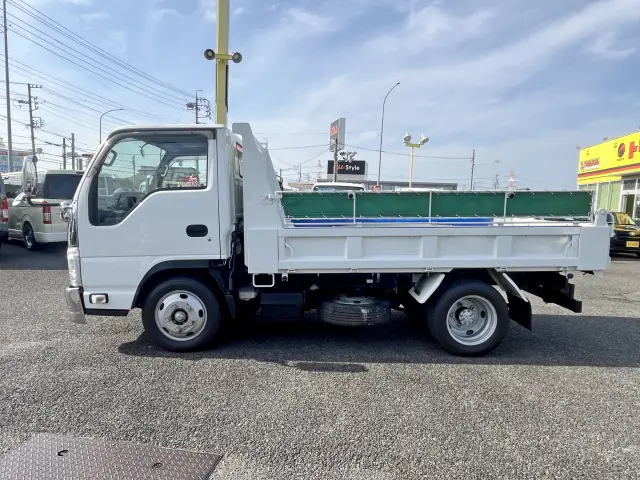 いすゞ エルフ 2RG-NJR88AN(2WD)の写真3