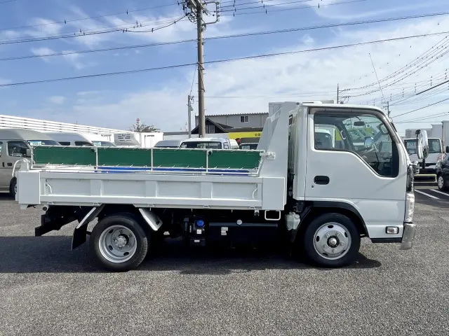 いすゞ エルフ 2RG-NJR88AN(2WD)の写真4