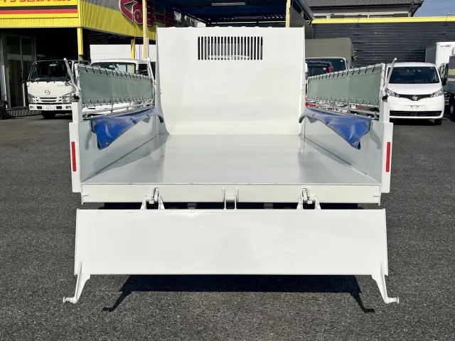 いすゞ エルフ 2RG-NJR88AN(2WD)の写真6