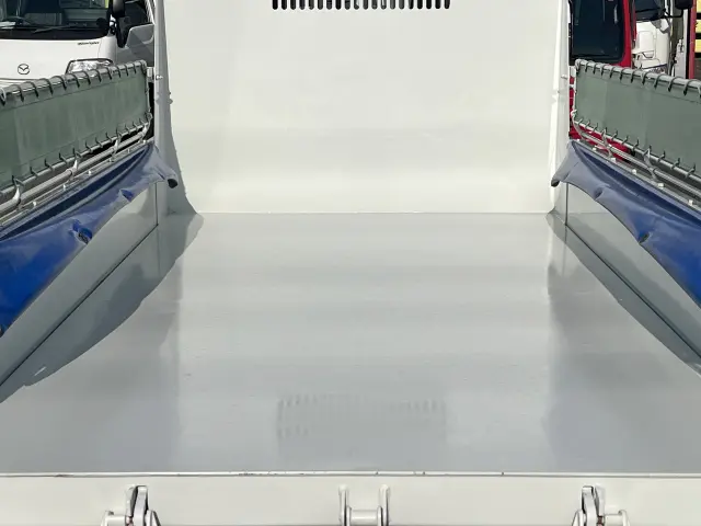 いすゞ エルフ 2RG-NJR88AN(2WD)の写真7