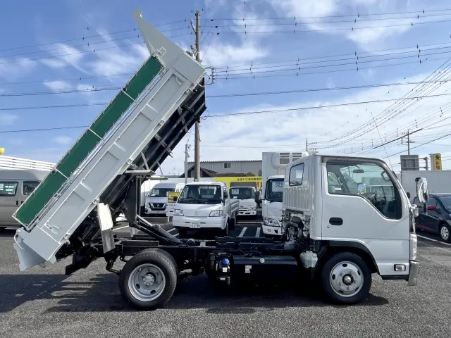 いすゞ エルフ 2RG-NJR88AN(2WD)の写真11