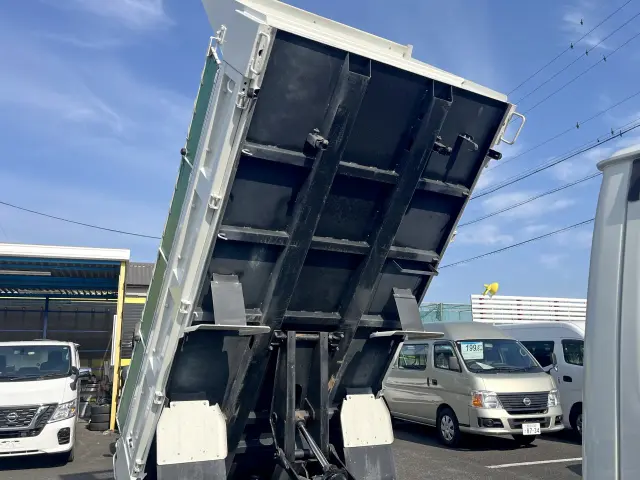 いすゞ エルフ 2RG-NJR88AN(2WD)の写真14