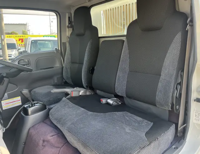 いすゞ エルフ 2RG-NJR88AN(2WD)の写真20