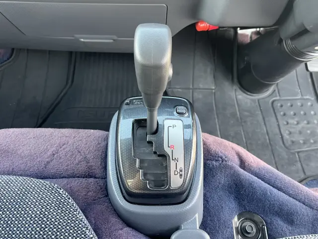 いすゞ エルフ 2RG-NJR88AN(2WD)の写真22