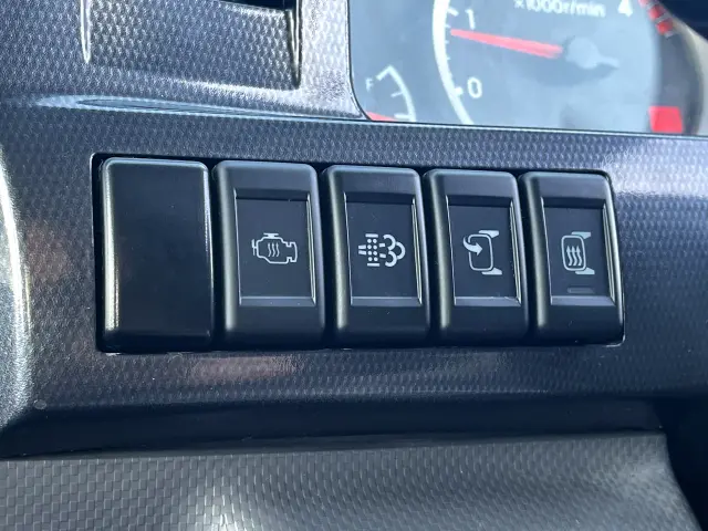 いすゞ エルフ 2RG-NJR88AN(2WD)の写真26