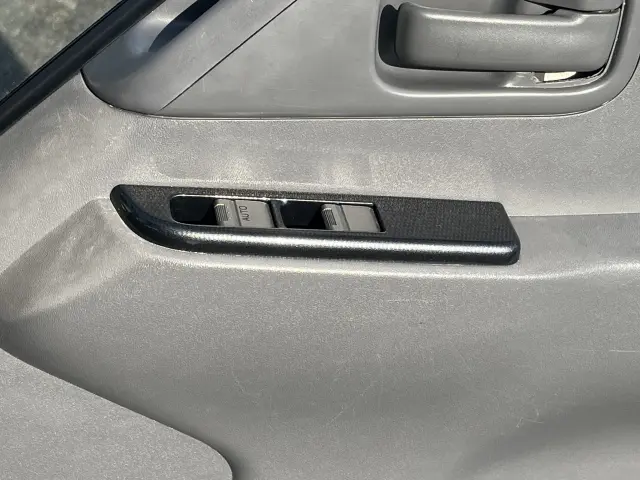 いすゞ エルフ 2RG-NJR88AN(2WD)の写真31