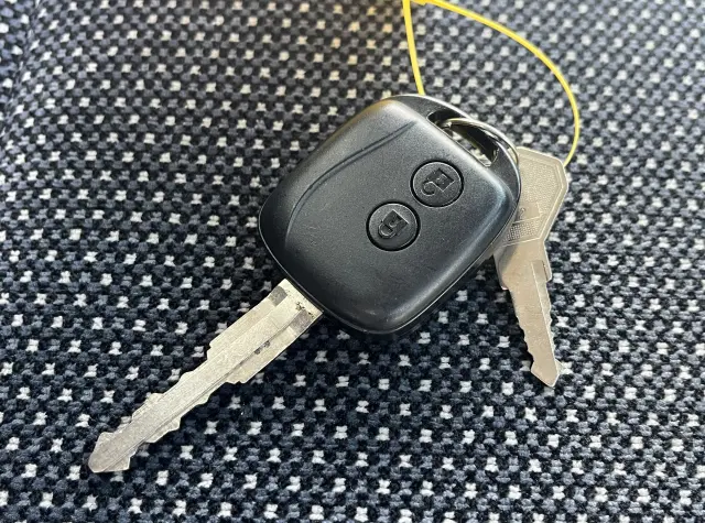 いすゞ エルフ 2RG-NJR88AN(2WD)の写真33