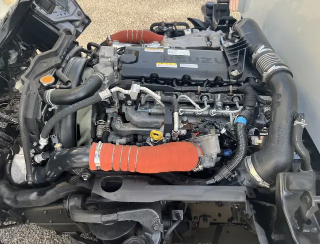 いすゞ エルフ 2RG-NJR88AN(2WD)の写真36