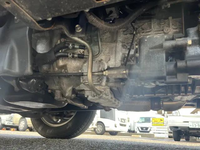 いすゞ エルフ 2RG-NJR88AN(2WD)の写真40