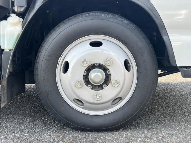 いすゞ エルフ 2RG-NJR88AN(2WD)の写真42