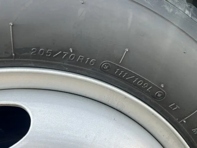 いすゞ エルフ 2RG-NJR88AN(2WD)の写真43