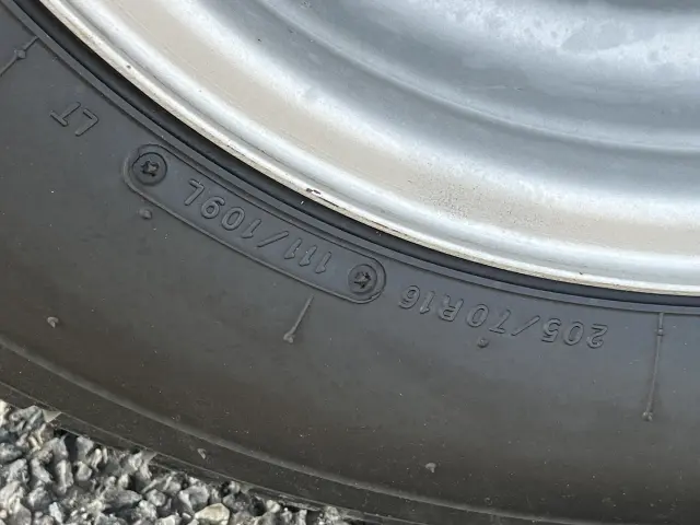 いすゞ エルフ 2RG-NJR88AN(2WD)の写真46