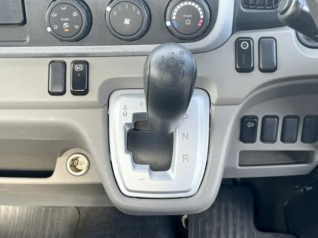 三菱 キャンター TPG-FBA20(2WD)の写真17