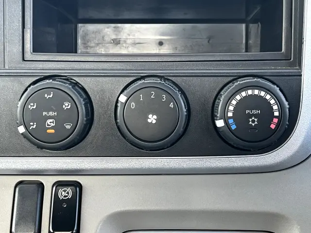 三菱 キャンター TPG-FBA20(2WD)の写真20