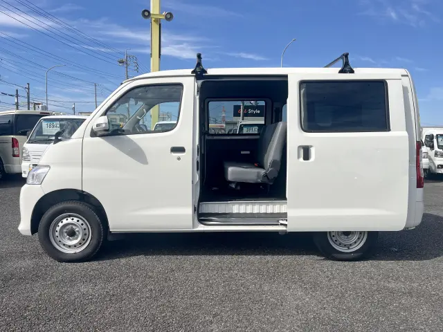 トヨタ タウンエースバン 5BF-S413M(4WD)の写真4