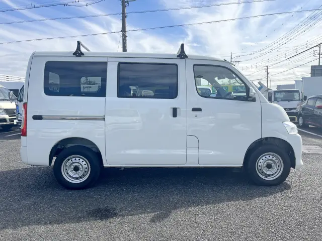 トヨタ タウンエースバン 5BF-S413M(4WD)の写真5