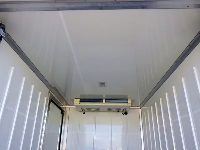 トヨタ ダイナ TKG-XZU675(4WD)の写真8