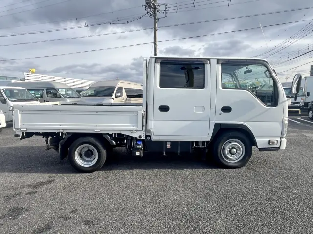 いすゞ エルフ 2RG-NJR88A(2WD)の写真4