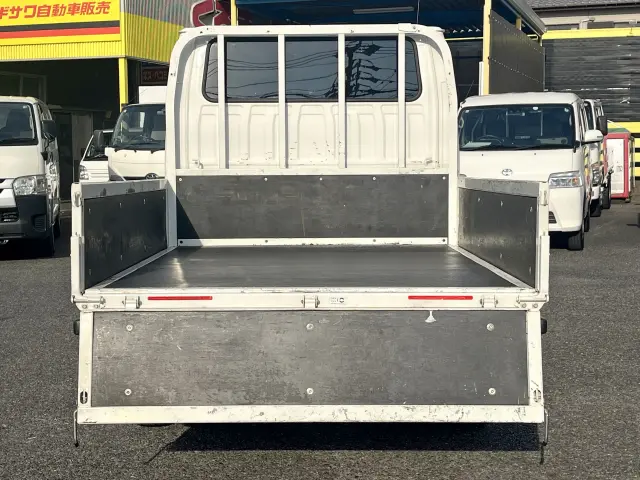 いすゞ エルフ 2RG-NJR88A(2WD)の写真6