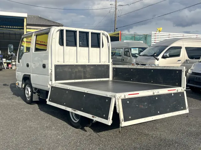 いすゞ エルフ 2RG-NJR88A(2WD)の写真7