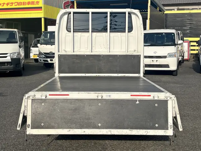 いすゞ エルフ 2RG-NJR88A(2WD)の写真8