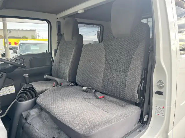 いすゞ エルフ 2RG-NJR88A(2WD)の写真15