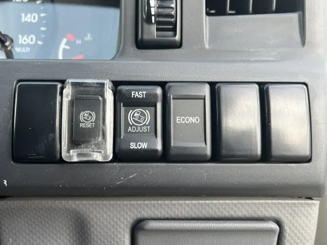 いすゞ エルフ 2RG-NJR88A(2WD)の写真22