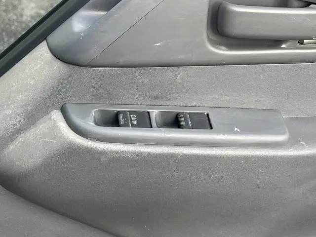 いすゞ エルフ 2RG-NJR88A(2WD)の写真23