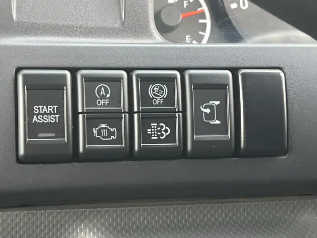 いすゞ エルフ 2RG-NJR88A(2WD)の写真24