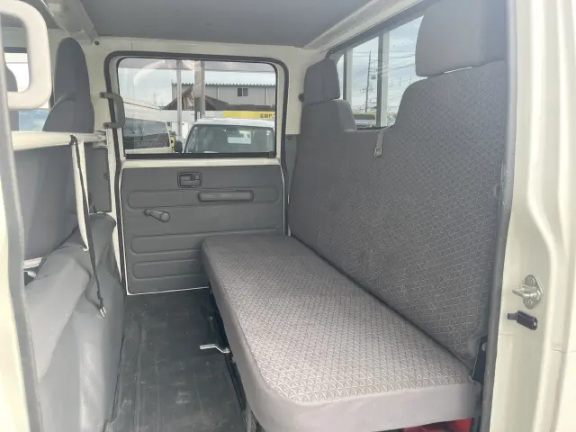 いすゞ エルフ 2RG-NJR88A(2WD)の写真27