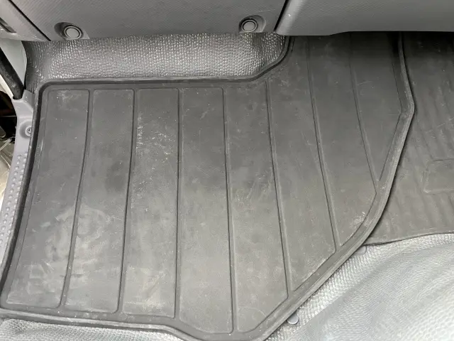 いすゞ エルフ 2RG-NJR88A(2WD)の写真29