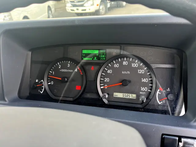 いすゞ エルフ 2RG-NJR88A(2WD)の写真30