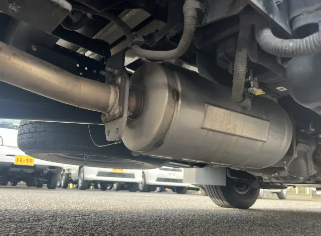 いすゞ エルフ 2RG-NJR88A(2WD)の写真36