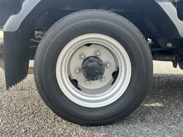 いすゞ エルフ 2RG-NJR88A(2WD)の写真40